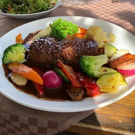 沃姆-卢克尔宾馆