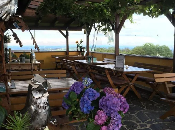 沃姆-卢克尔宾馆 *